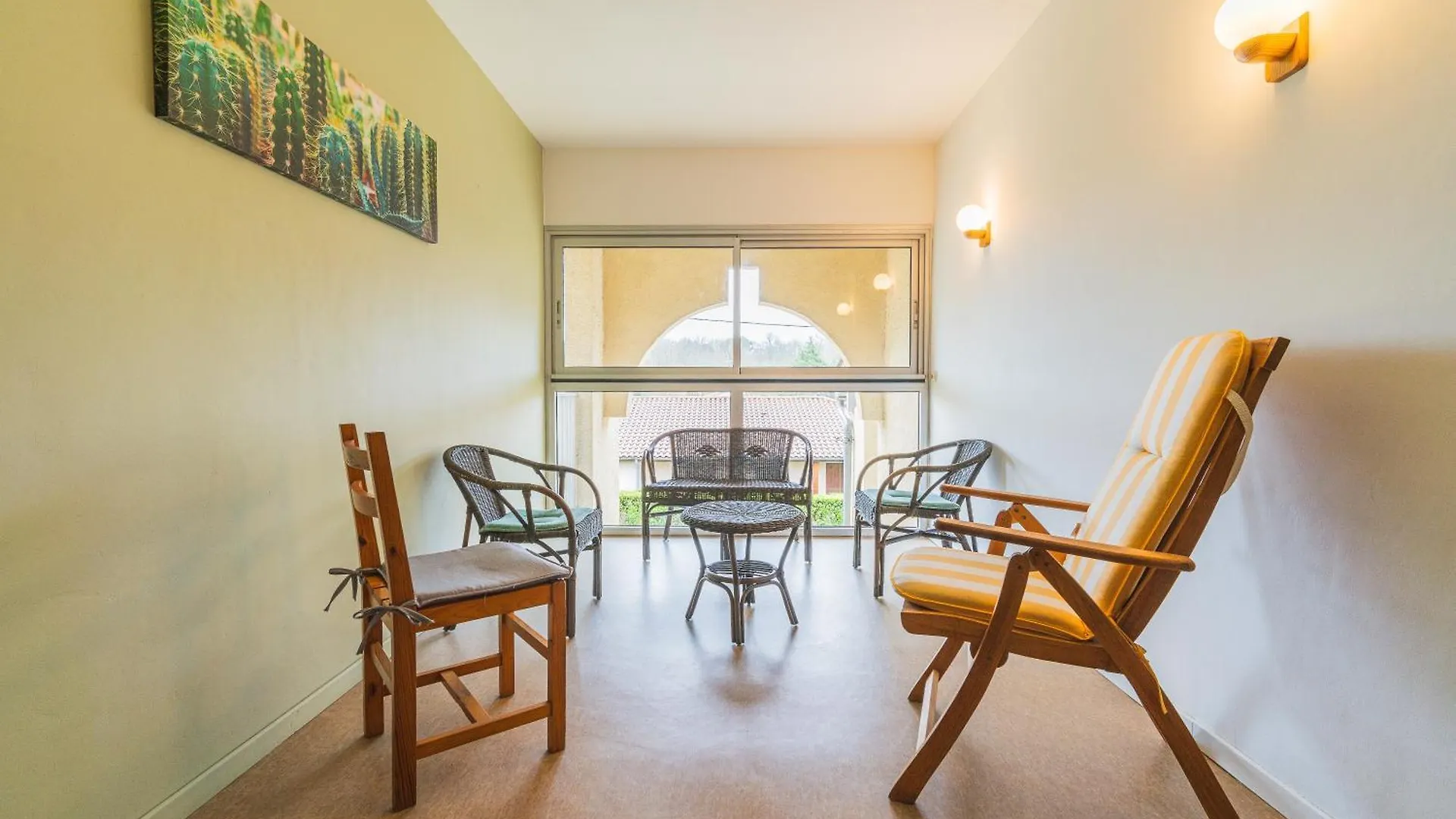 Apartment Les Mimosas - App 08 - Appartement Cosy Clim Balcon Cazaubon France